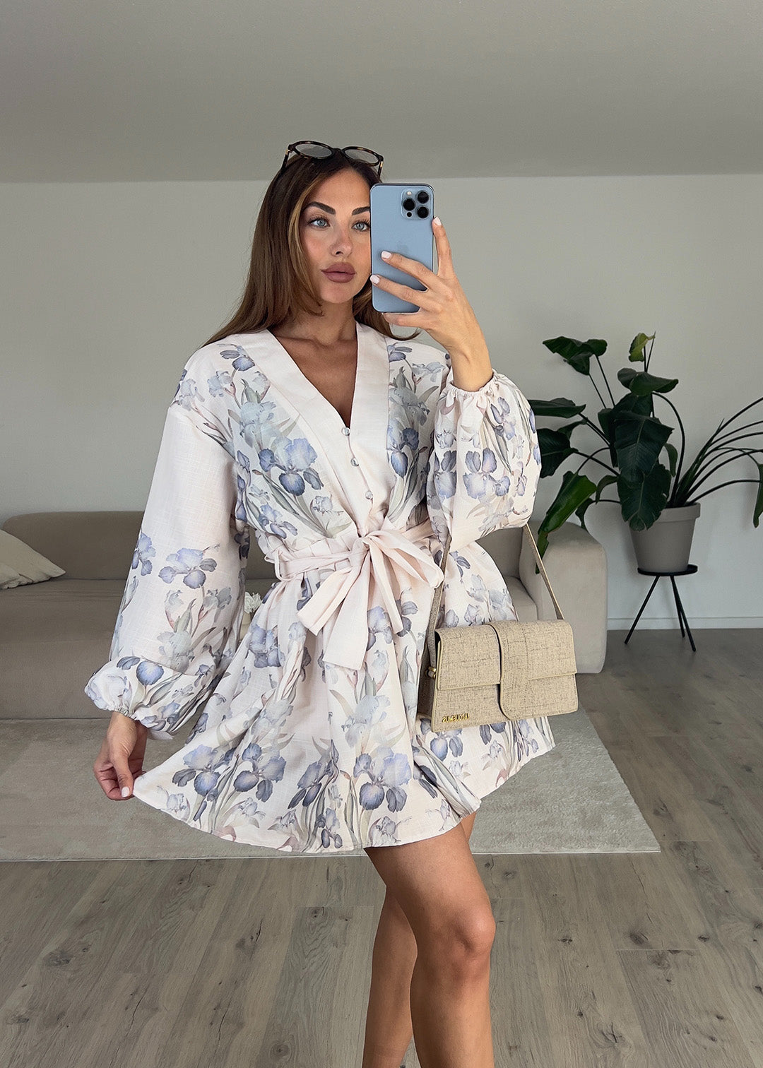 Eliora – Kurzes Blumenkleid mit Puffärmeln und Taillenschleife für Damen