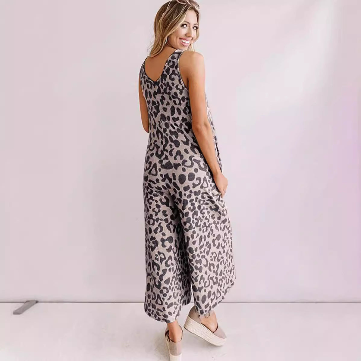 Lisa Ärmelloser Overall Für Frauen - Leopardenmuster - Weit Geschnitten - V-Ausschnitt - Ideal Für Freizeit Und Urlaub-3