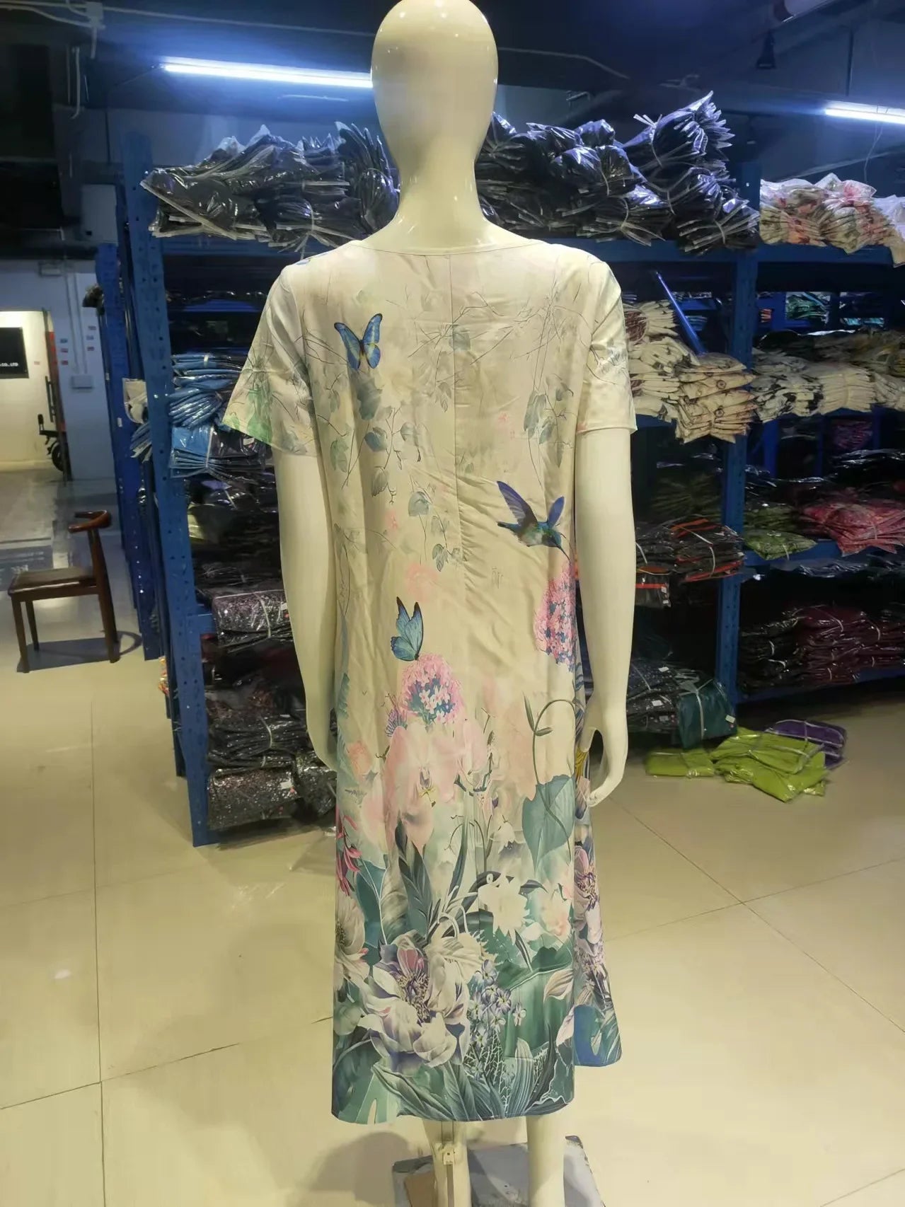 Bezauberndes, bequemes und dehnbares Kleid mit Blumenmuster - ELINE