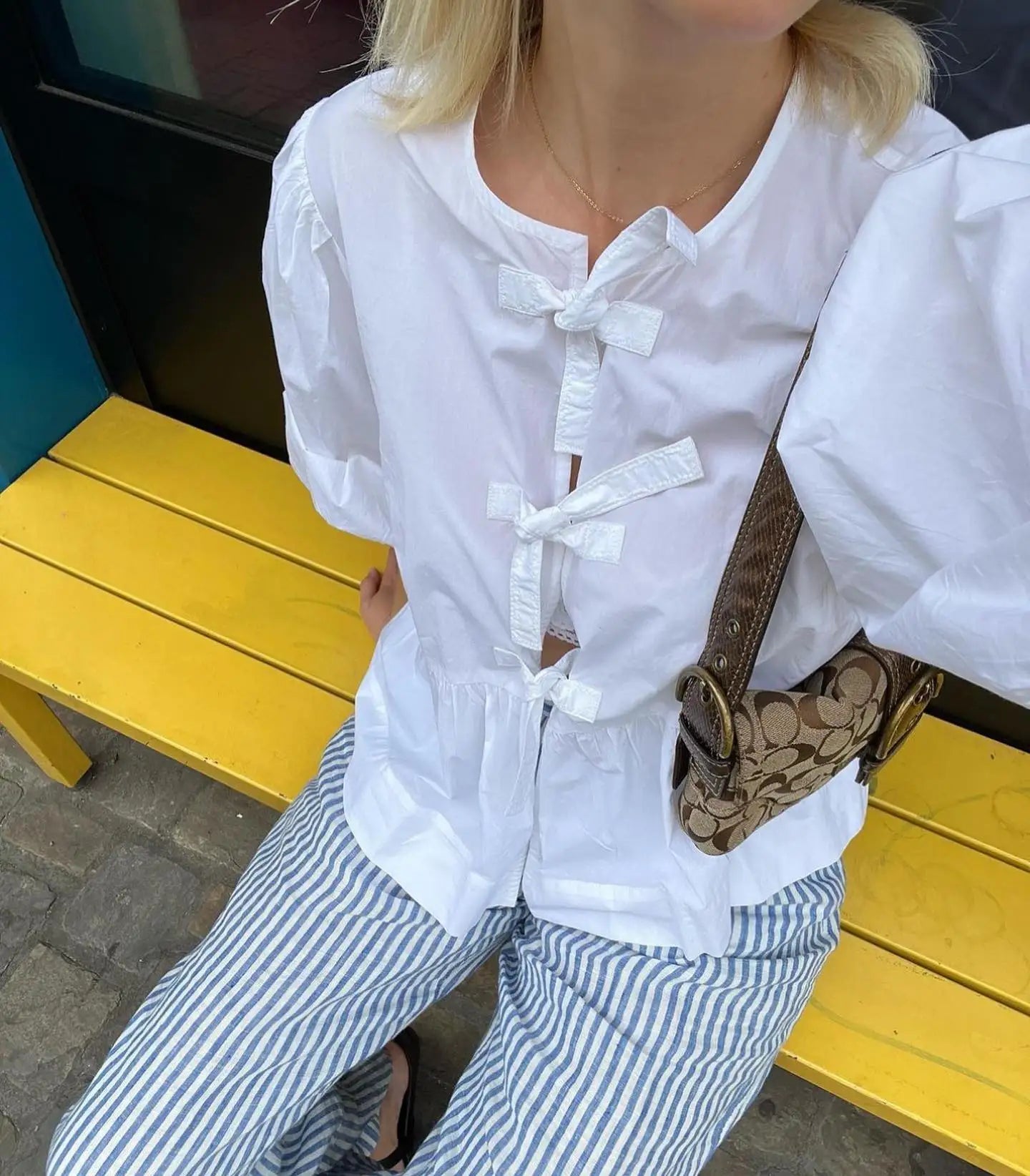 Britney - Fashion Schnürhemd mit Puffärmeln Frauen