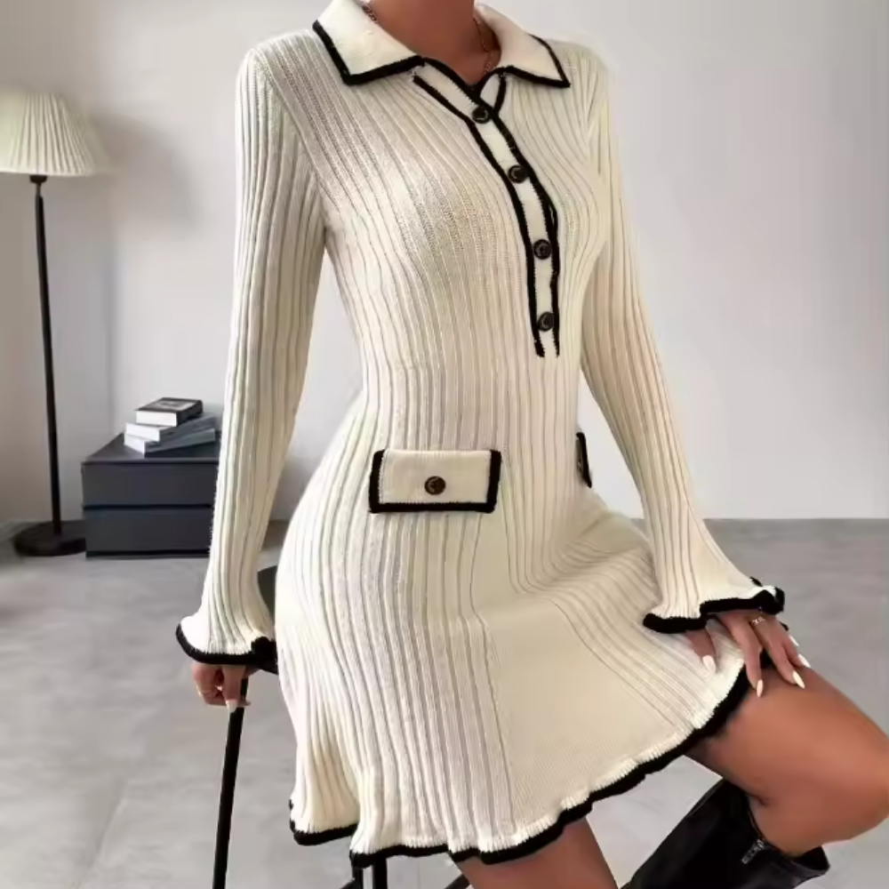 Lane - Strickkleid mit ausgestellten Ärmeln