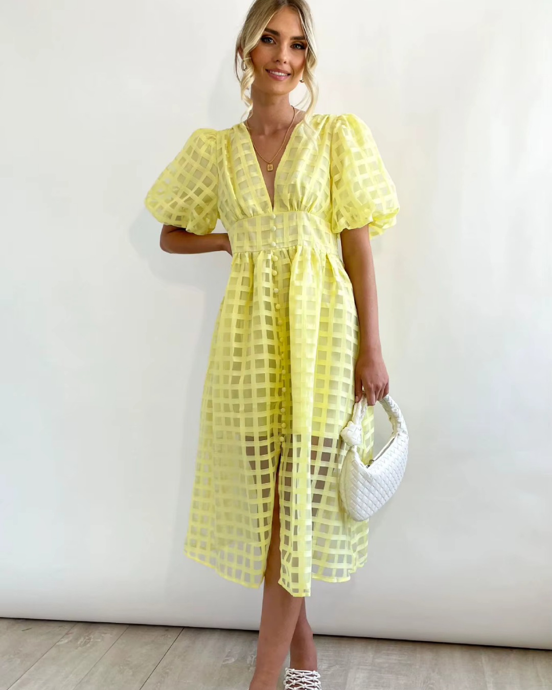 Callie - Sommerliche Eleganz mit dem Midi-Kleid mit Puffärmeln