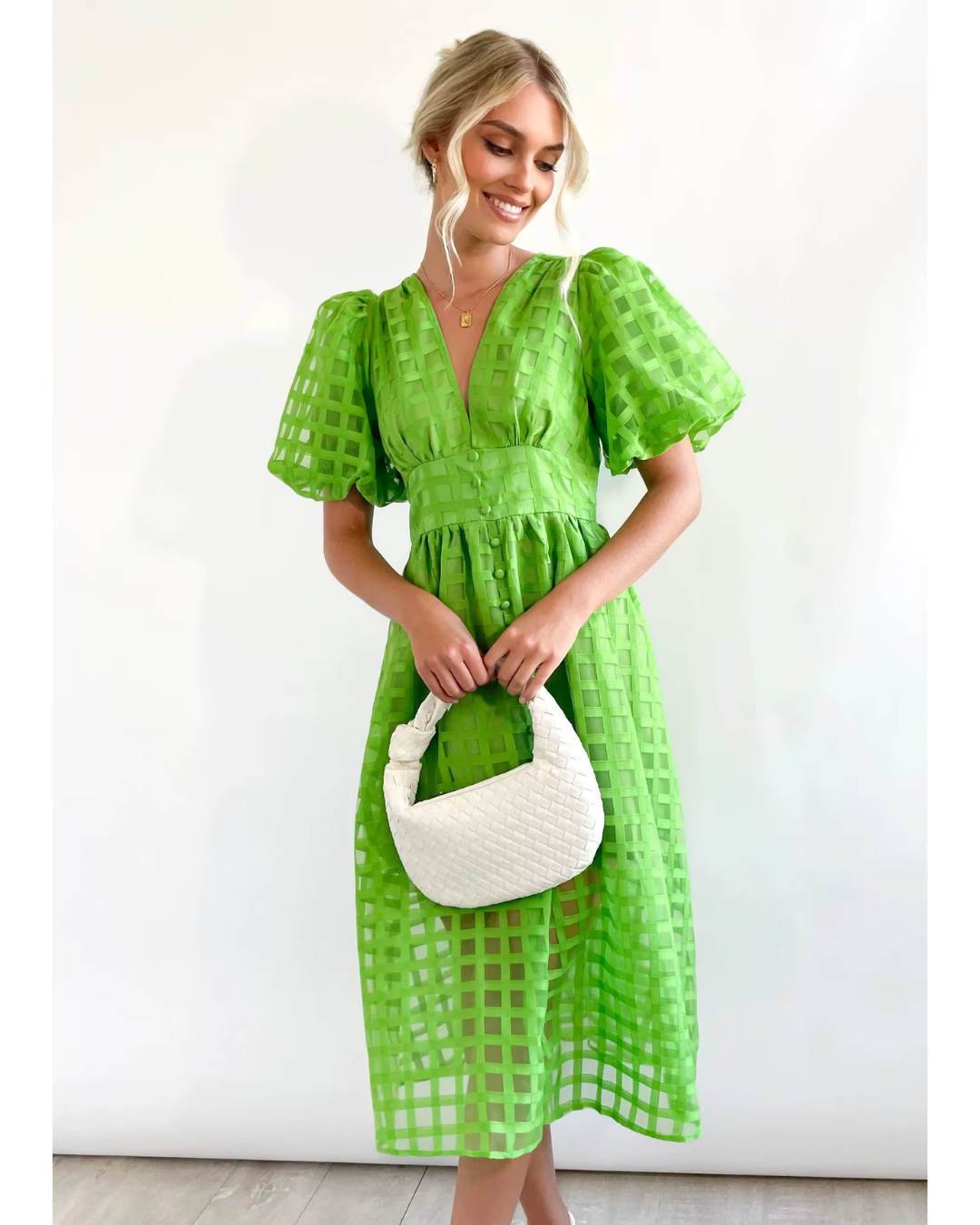 Callie - Sommerliche Eleganz mit dem Midi-Kleid mit Puffärmeln