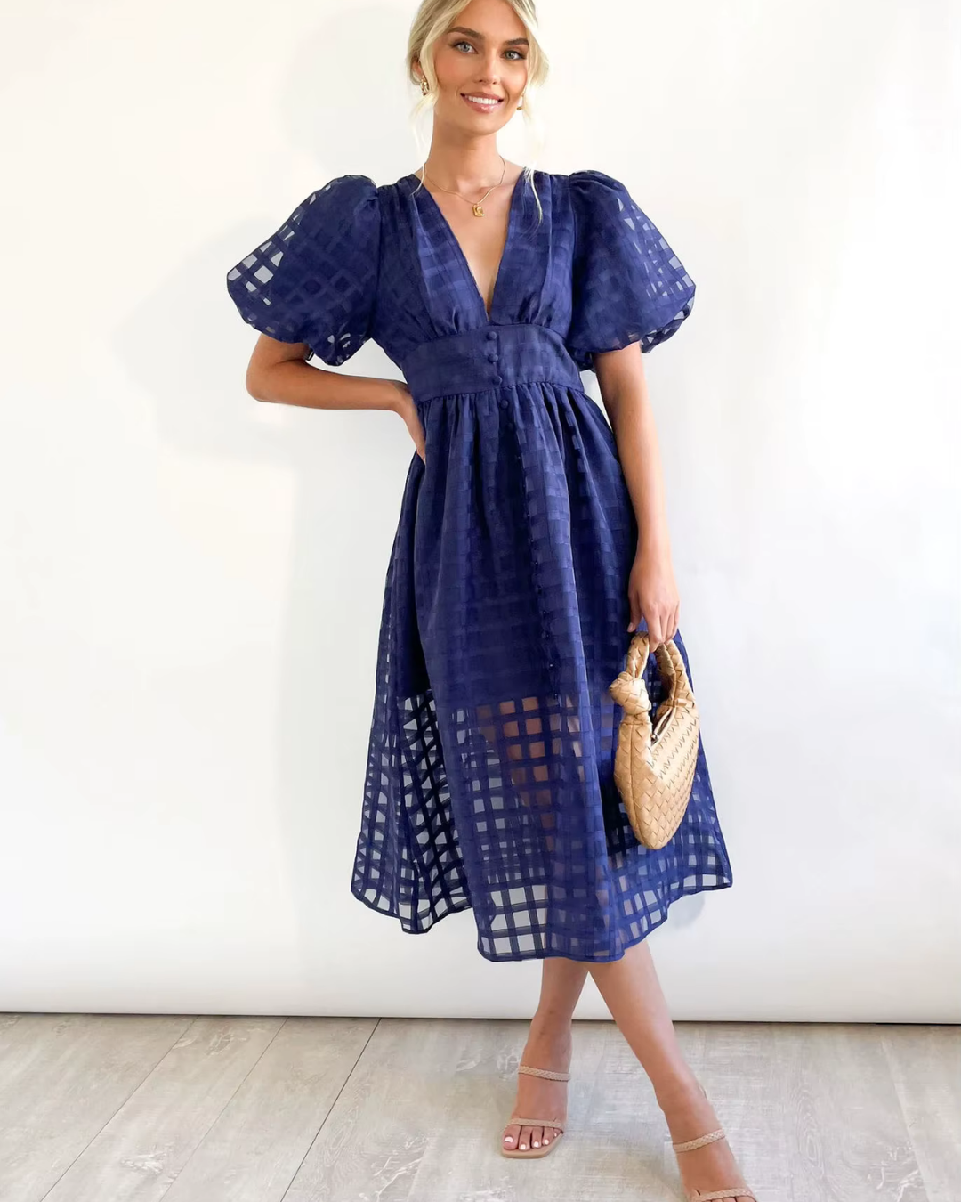 Callie - Sommerliche Eleganz mit dem Midi-Kleid mit Puffärmeln
